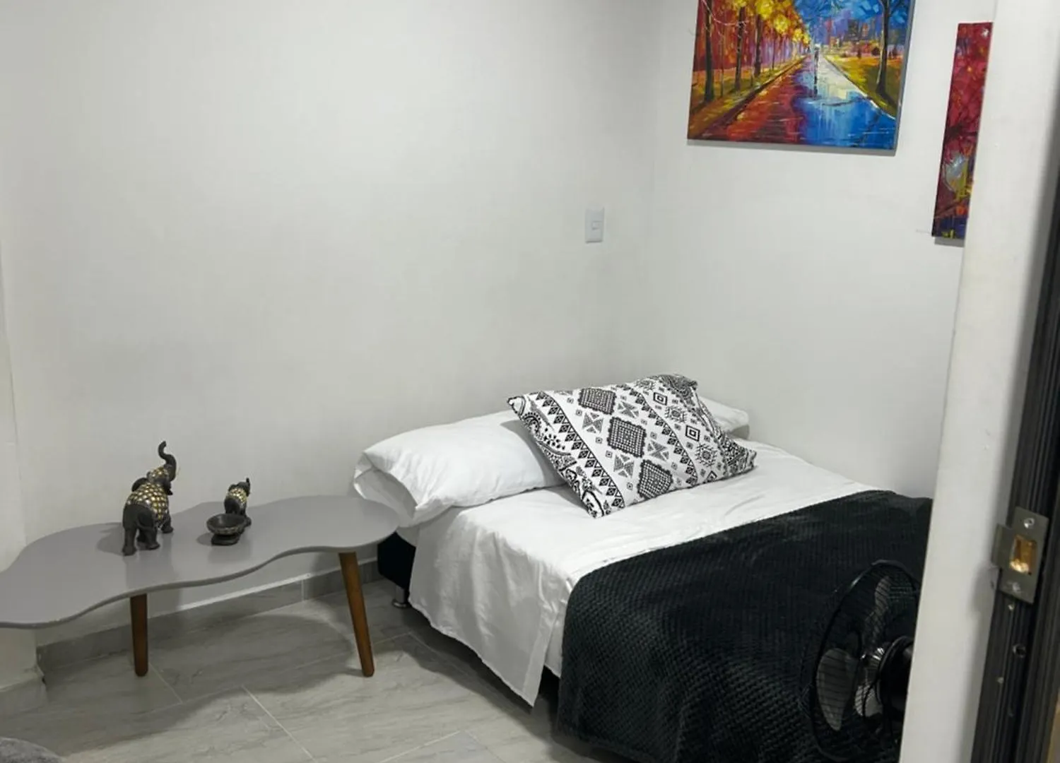 Apartamento En Zona Centrica Campo Valdes Medellin Apartment
