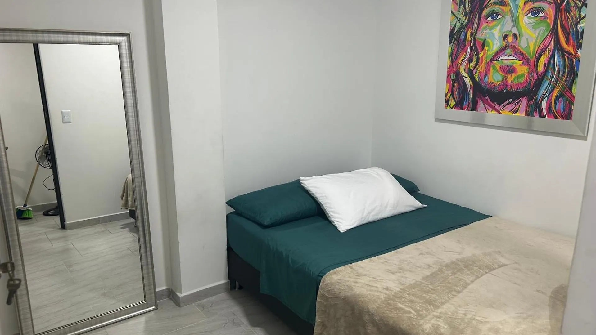 Apartment Apartamento En Zona Centrica Campo Valdes Medellin